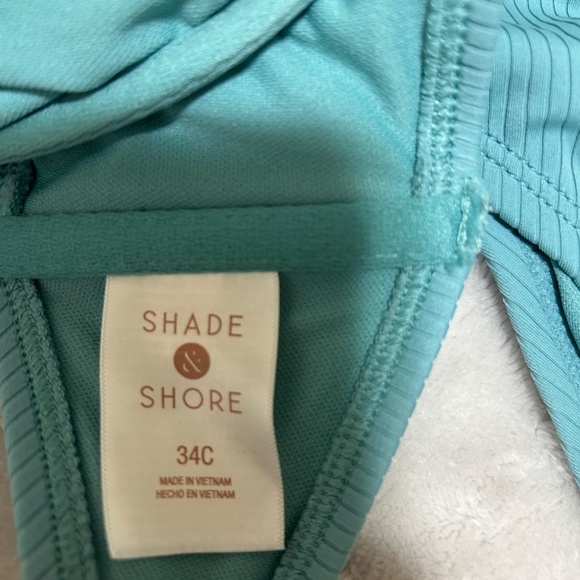 Bikini - Picture 2 of 3